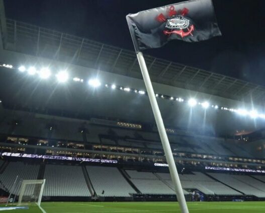 Corinthians x Vitória: onde assistir, prováveis escalações e arbitragem