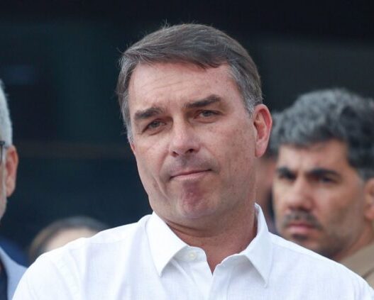 Em carta, bispos católicos alertam para ameaças à democracia em candidatura de Flávio Bolsonaro