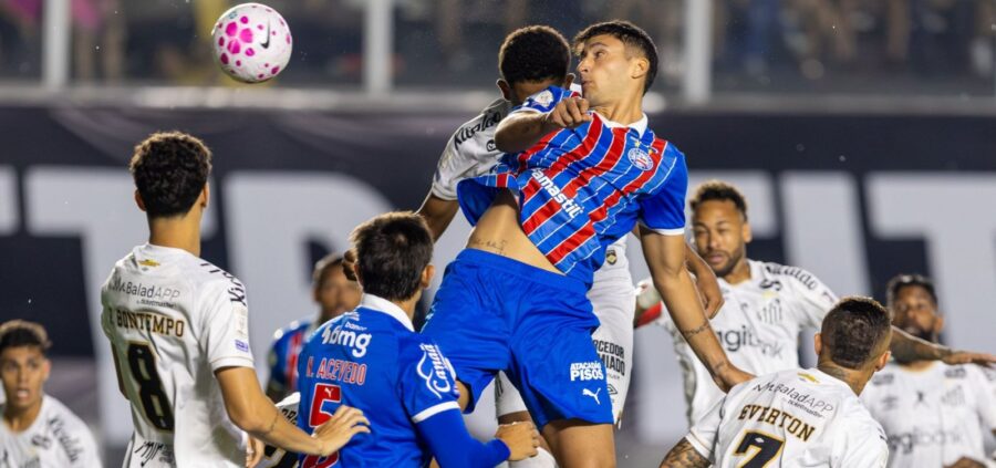 Em jogo de muita chuva, Bahia não aproveita expulsão de Neymar e cede empate ao Santos