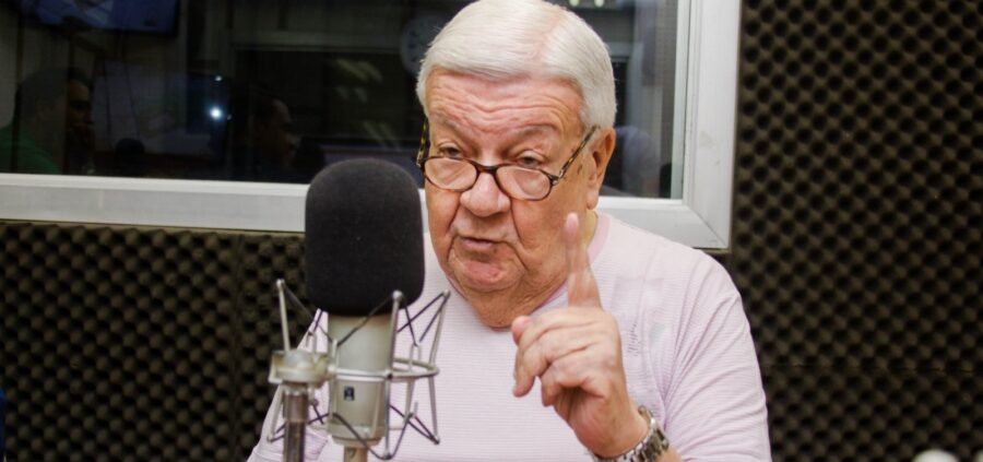 Ícone do rádio baiano, José Ataíde continua no ar, aos 92 anos, com Boa Tarde Bola todo domingo, na Metrópole