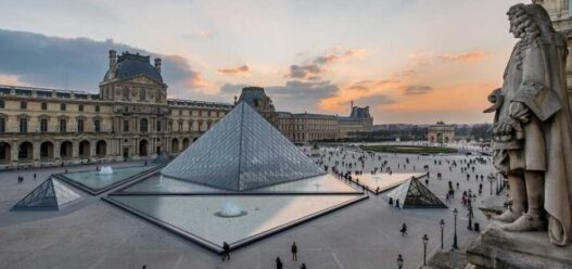 Museu do Louvre fecha em meio à onda de protestos na França