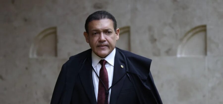 Nunes Marques revê decisão e flexibiliza transporte de indígenas e quilombolas no segundo turno