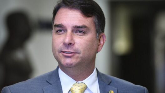 PF envia ao STF novo inquérito contra Flávio Bolsonaro por suspeita de lavagem de dinheiro