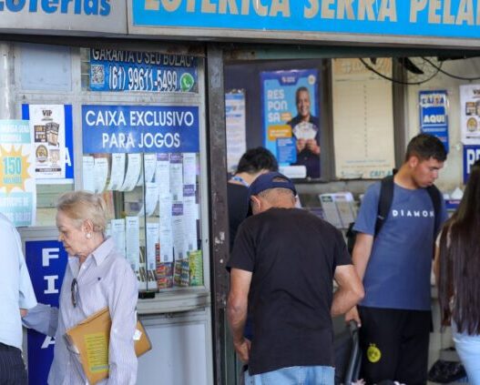 Sem ganhadores, Mega-Sena acumula e pode pagar R$ 230 milhões no próximo sorteio