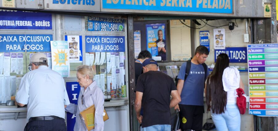 Sem ganhadores, Mega-Sena acumula e pode pagar R$ 230 milhões no próximo sorteio