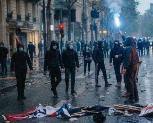 Senado francês aprova lei que responsabiliza manifestantes por atos de vandalismo
