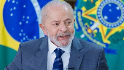 TSE dá 24 horas para Google explicar supostas falhas de IA sobre Lula