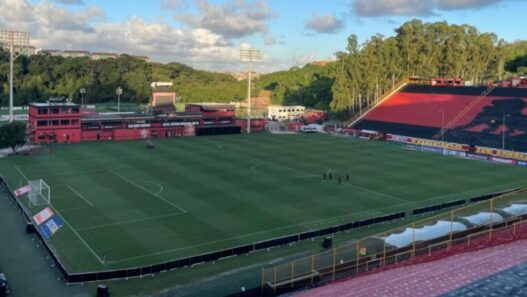 Vitória x Athletico-PR: onde assistir, prováveis escalações e arbitragem