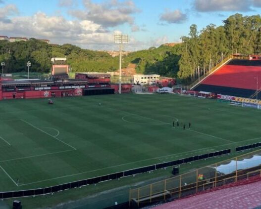 Vitória x Athletico-PR: onde assistir, prováveis escalações e arbitragem
