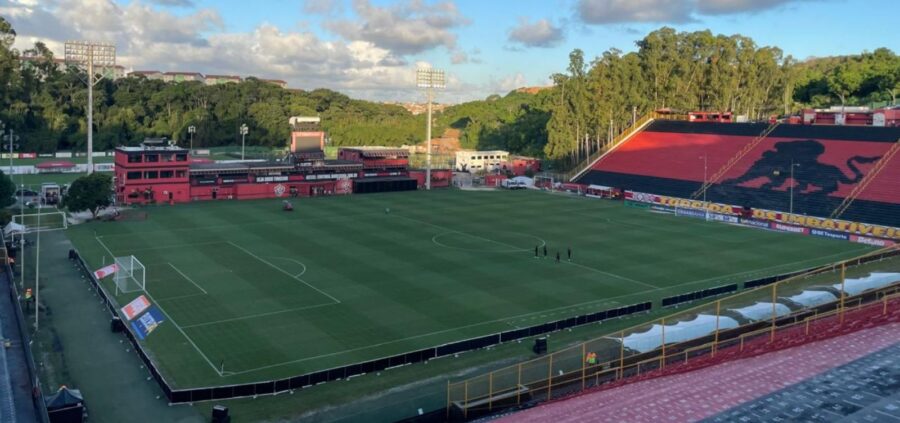 Vitória x Athletico-PR: onde assistir, prováveis escalações e arbitragem